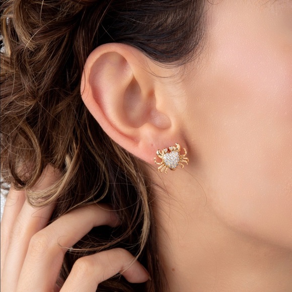 Crab Heart Hoop Earrings 18k Gold Plated Heart Crab Hoop with Zircon - Picture 2 of 6